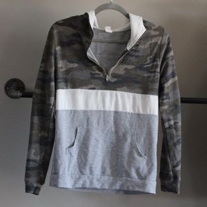 7th Ray hoodie, tri color, came, size small.